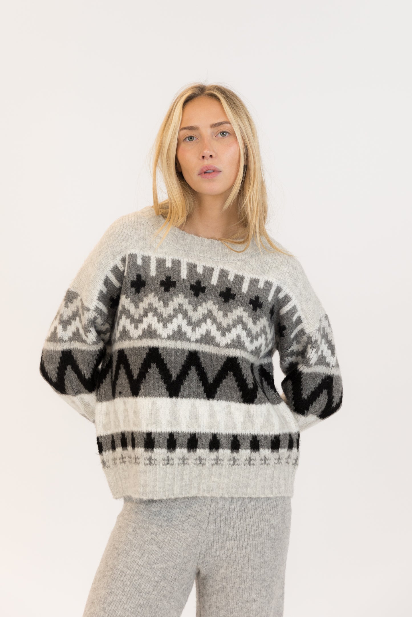 Lyla + Luxe Landen Crewneck Pullover