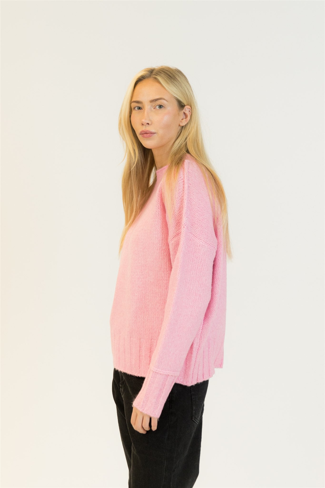 Lyla + Luxe Tanya Crewneck Pullover